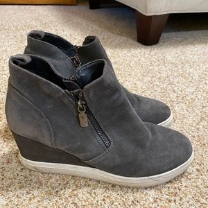 GREAT Blonde Booties heeled wedge waterproof 9.5 grey gray